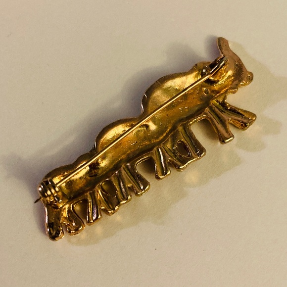 Three Pink Elephants Brooch - Picture 7 of 7